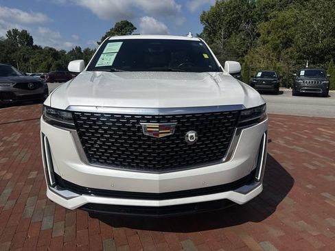Used 2024 Cadillac Escalade ESV Premium Luxury RWD image 31