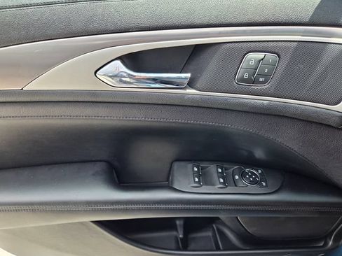 Used 2020 Lincoln MKZ FWD image 20