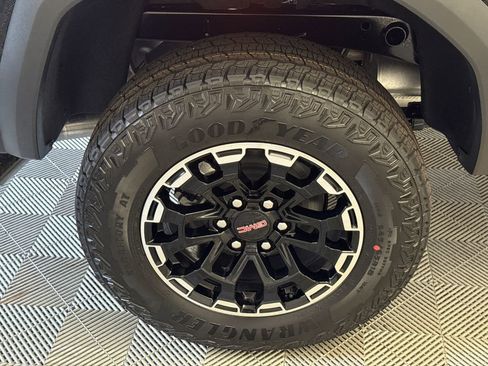 New 2026 GMC Canyon AT4 w/ Technology Plus Package image 17