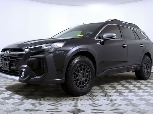 Used 2025 Subaru Outback Touring XT image 2