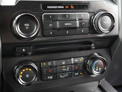 Used 2015 Ford F150 XLT w/ Equipment Group 302A Luxury AWD/4WD image 41