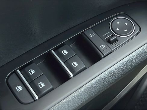 Certified 2025 Kia Soul LX w/ LX Technology Package FWD image 20