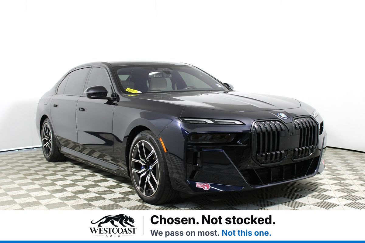 Used 2023 BMW i7 xDrive60 AWD/4WD image 1