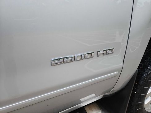 Used 2017 Chevrolet Silverado 2500 LT AWD/4WD image 14