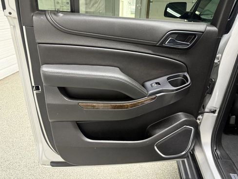 Used 2019 Chevrolet Suburban LT AWD/4WD image 34