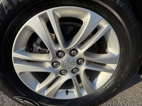 Used 2021 Buick Enclave Essence image 22