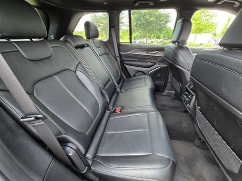 New 2025 Jeep Grand Cherokee Overland AWD/4WD image 29
