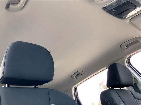 Used 2023 Kia Sorento LX image 13