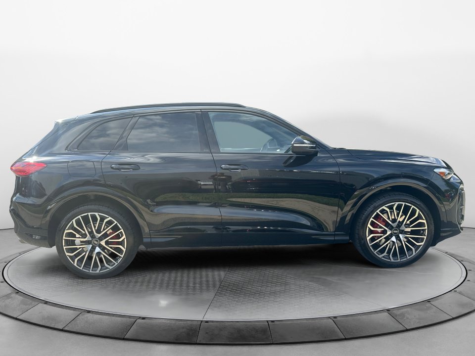 Used 2025 Audi SQ5 Prestige AWD/4WD image 8