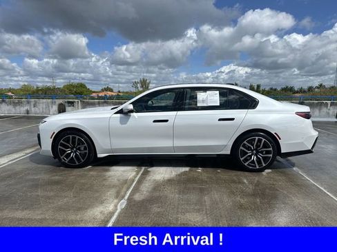 Used 2023 BMW 740i w/ Parking Assistance Package image 34