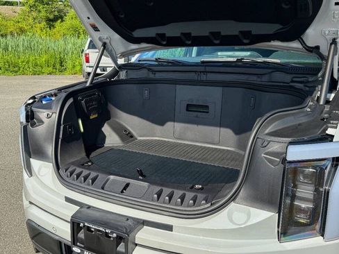 Used 2023 Ford F150 Lightning XLT AWD/4WD image 9