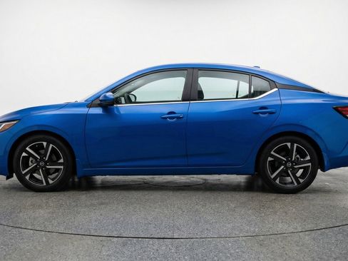 Used 2025 Nissan Sentra SV image 5