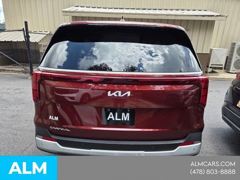 Used 2025 Kia Carnival FWD image 10