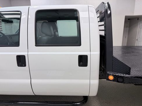 Used 2012 Ford F550 4x4 Crew Cab Super Duty w/ Payload Upgrade Pkg image 6