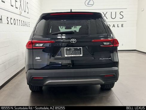 Used 2024 Toyota Grand Highlander AWD image 5