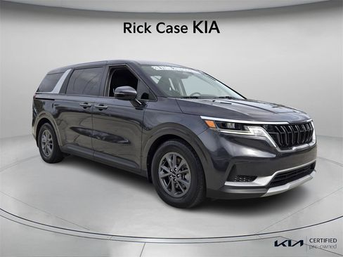 Certified 2023 Kia Carnival LX image 9