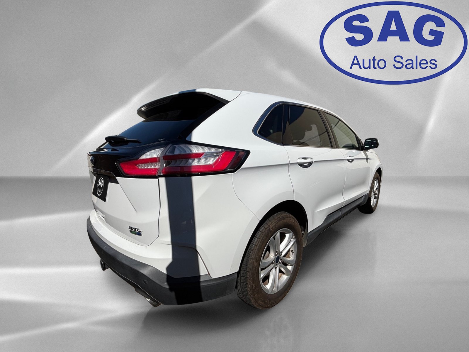 Used 2019 Ford Edge SEL w/ Equipment Group 201A AWD/4WD image 3