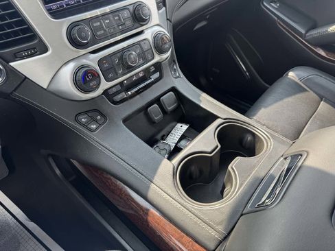 Used 2017 GMC Yukon SLT image 40