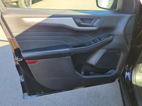 Certified 2022 Ford Escape SE w/ Convenience Package image 16