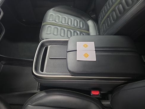 Used 2025 Rivian R1S Adventure Dual AWD/4WD image 31