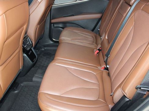 Used 2023 Lincoln Nautilus Reserve w/ Equipment Group 201A image 13