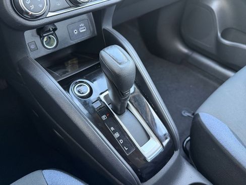 Used 2025 Nissan Versa SV FWD image 39