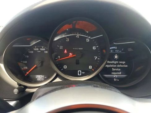 Used 2025 Porsche 718 Cayman image 9