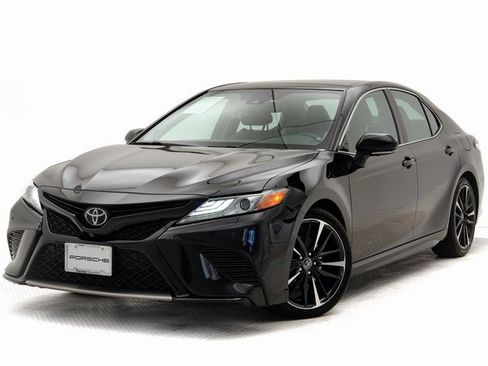 Used 2019 Toyota Camry XSE image 1