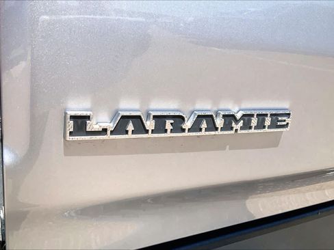 Used 2025 RAM 1500 Laramie AWD/4WD image 33