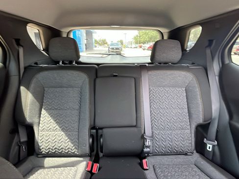 Used 2024 Chevrolet Equinox LT FWD image 23
