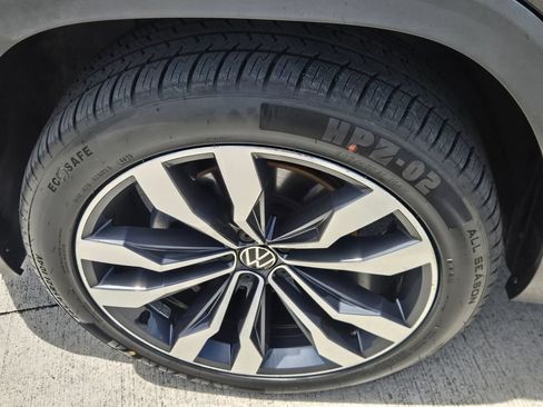 Certified 2023 Volkswagen Atlas SEL Premium AWD/4WD image 9
