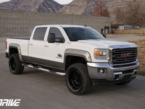 Used 2015 GMC Sierra 2500 SLT w/ Duramax Plus Package AWD/4WD image 2