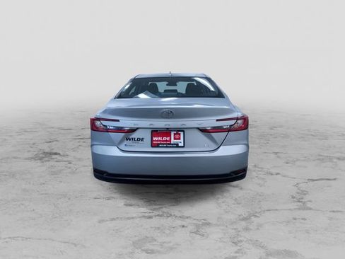 Used 2025 Toyota Camry LE image 9