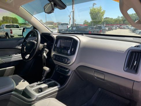 Used 2020 Chevrolet Colorado LT RWD image 28