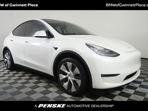 Used 2021 Tesla Model Y Long Range image 1