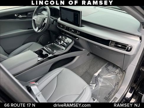 Used 2023 Lincoln Nautilus Reserve AWD/4WD image 22