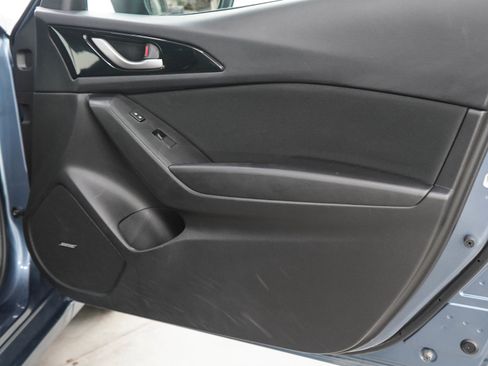 Used 2016 MAZDA MAZDA3 i Touring w/ Popular Equipment Package FWD image 9