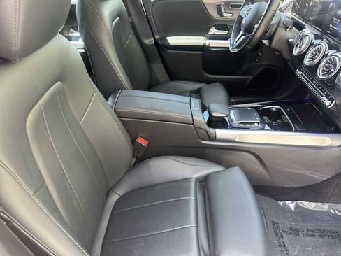 Used 2023 Mercedes-Benz EQB 300 4MATIC w/ Exclusive Package image 17