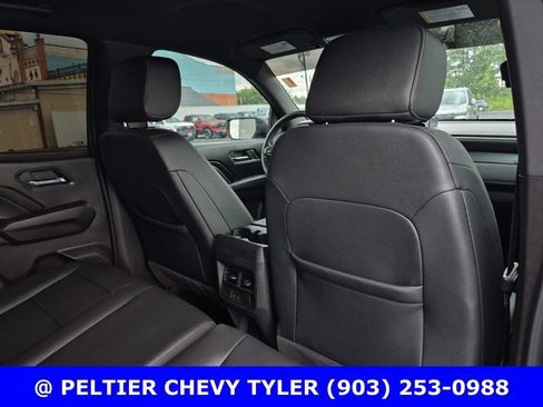 Used 2025 Chevrolet Colorado LT w/ LT Convenience Package RWD image 15