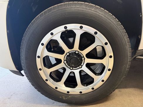 Used 2012 GMC Yukon Denali AWD/4WD image 37