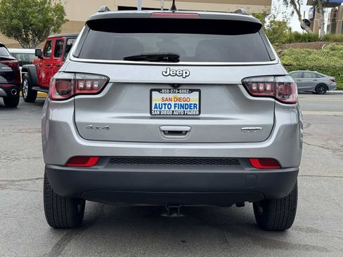 Used 2018 Jeep Compass Latitude w/ Popular Equipment Group AWD/4WD image 11