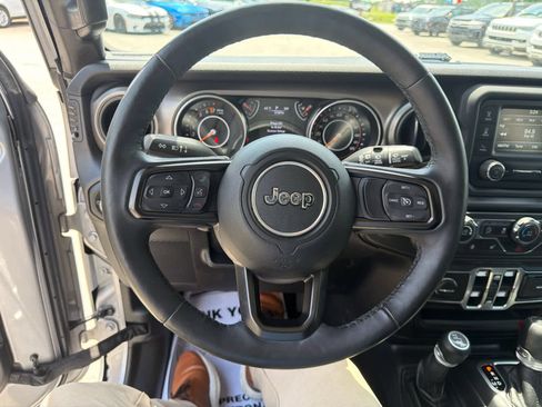 Used 2018 Jeep Wrangler Unlimited Sport S AWD/4WD image 14