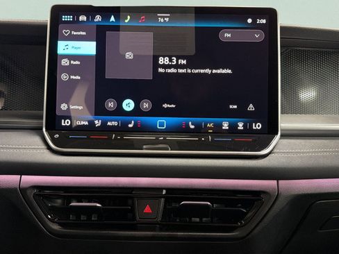 Certified 2025 Volkswagen Tiguan SE AWD/4WD image 34