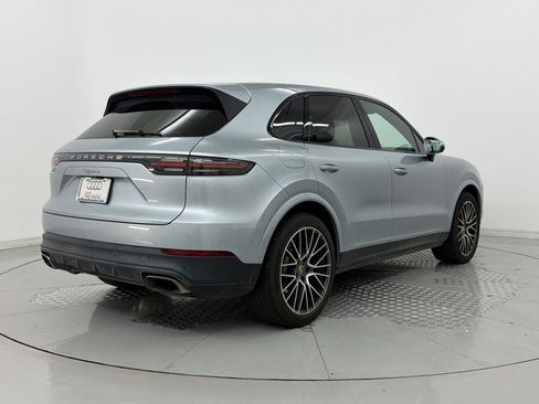 Used 2022 Porsche Cayenne AWD/4WD image 9