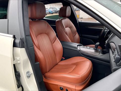 Used 2017 Maserati Levante S image 8