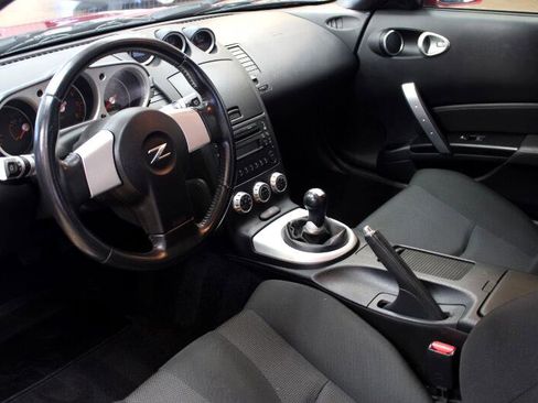 Used 2006 Nissan 350Z Base w/ (N93) Cargo Convenience Pkg image 36