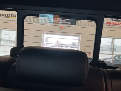 Used 2024 Toyota Tacoma Limited w/ Limited Package (LT) image 31