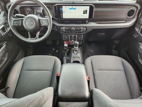 Used 2025 Jeep Wrangler Unlimited Rubicon image 27