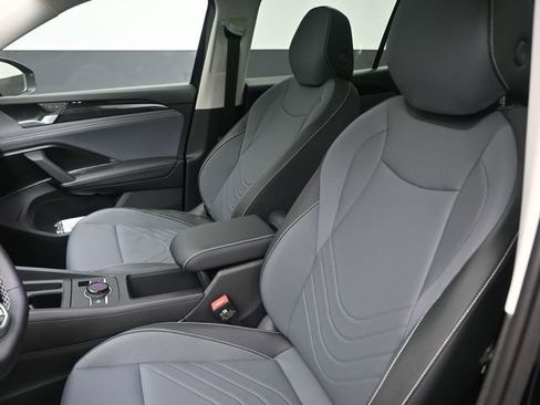 New 2026 Volkswagen Tiguan SE image 19