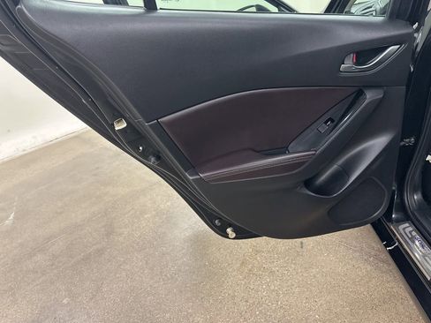 Used 2017 MAZDA MAZDA3 Touring image 28